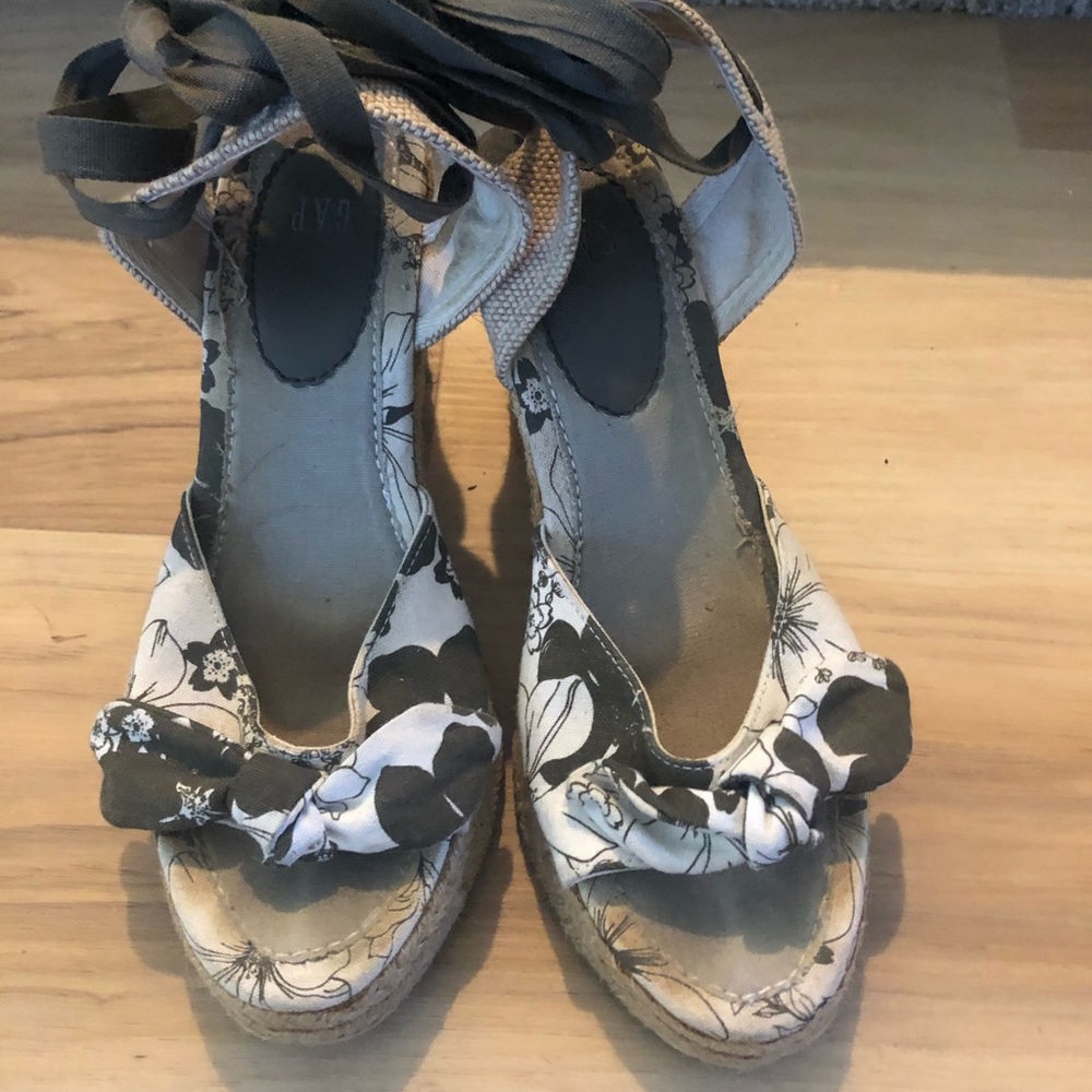 GAP 7.5M Floral Espadrilles